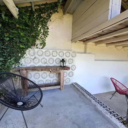 Eulalie ,maison De Village Avec Jardin *