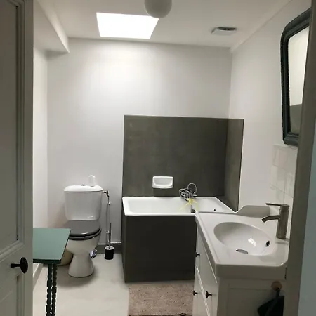 Eulalie ,maison De Village Avec Jardin