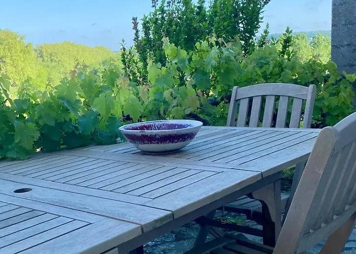 Eulalie ,maison De Village Avec Jardin *