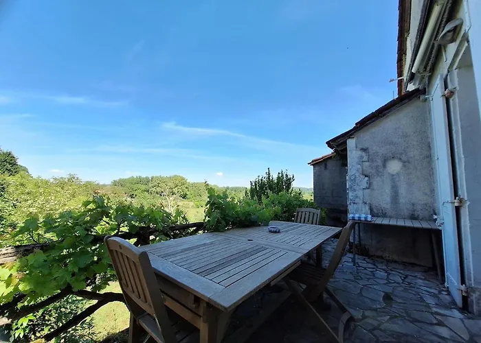 Eulalie ,maison De Village Avec Jardin * Saint-Aulaye-Puymangou