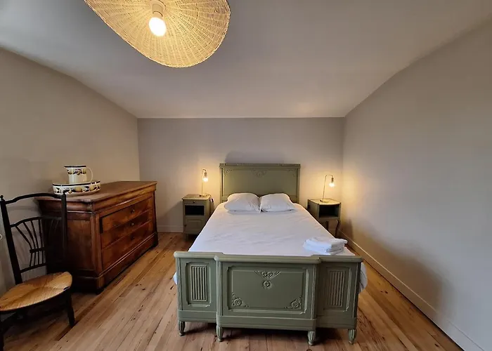 Дом отдыха Eulalie ,maison De Village Avec Jardin Saint-Aulaye-Puymangou