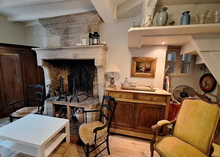 Eulalie ,maison De Village Avec Jardin Дом отдыха *