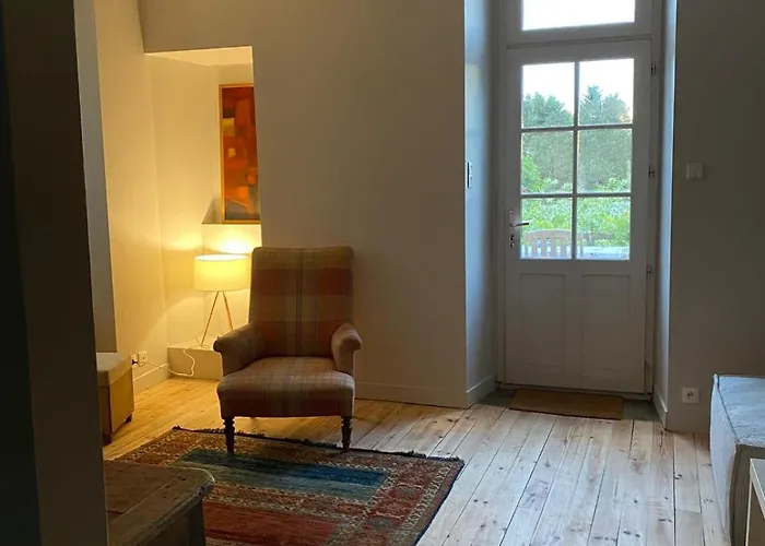 Eulalie ,maison De Village Avec Jardin Дом отдыха *