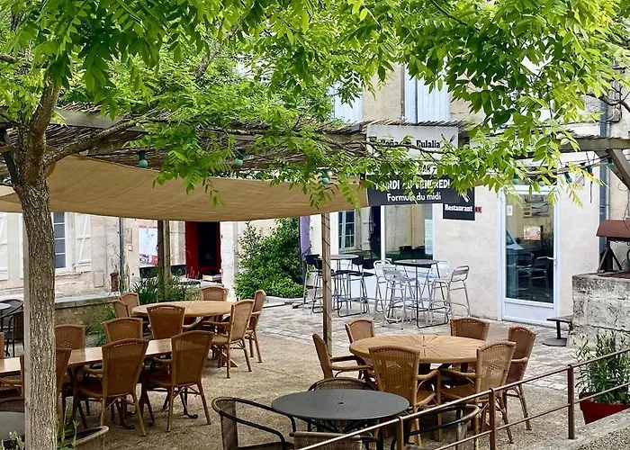 Eulalie ,maison De Village Avec Jardin *